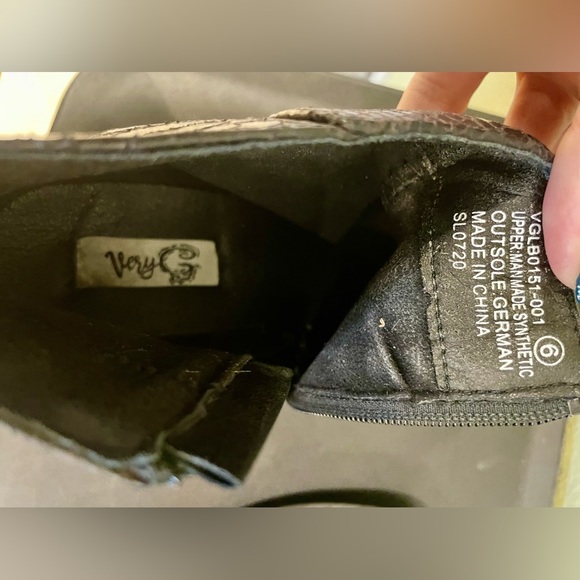 New Buckle Very G Animal Print Snakeskin Scale Ombre Stacked Heel Ankle Boots 6 - Picture 9 of 16